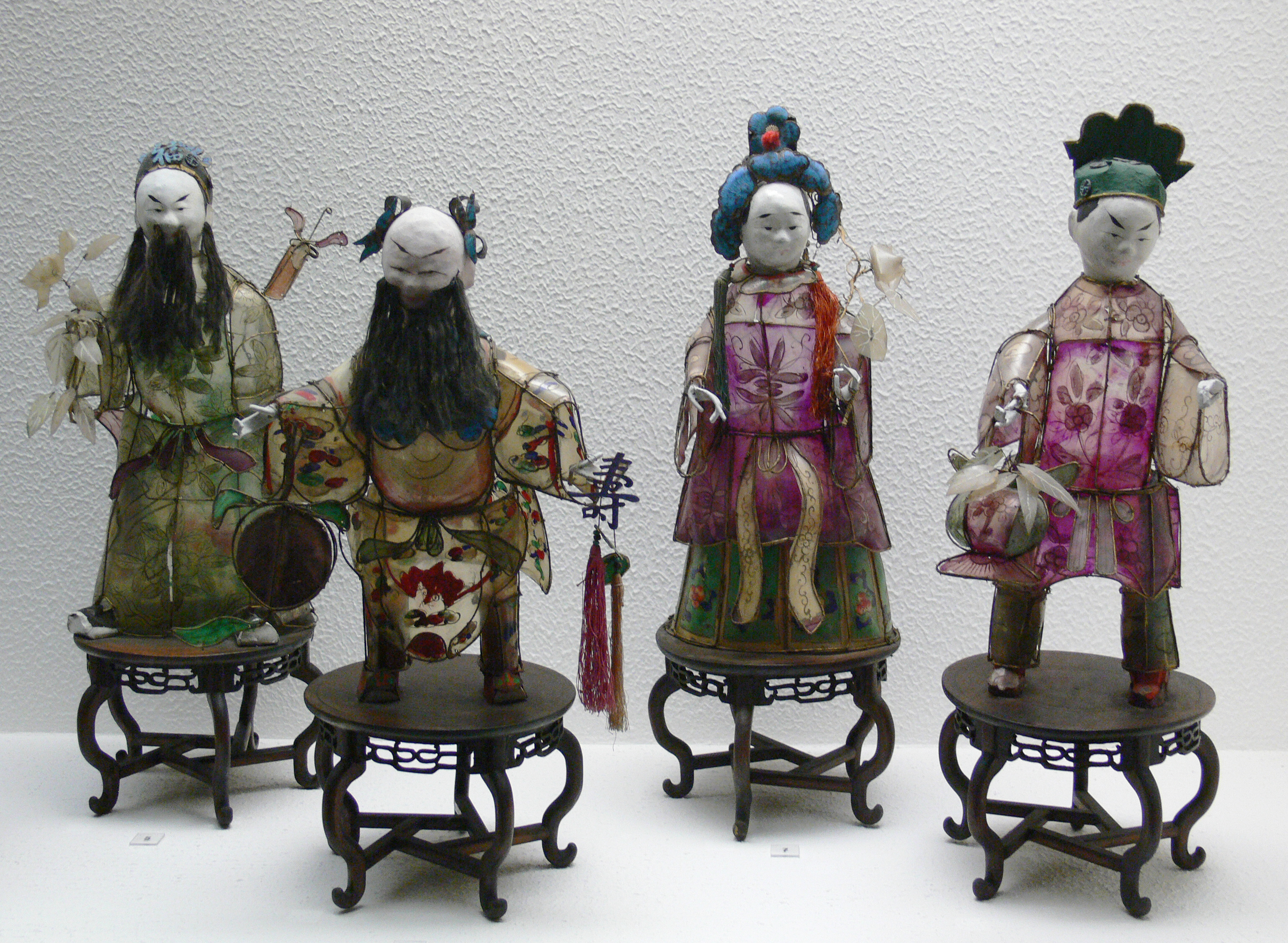 Deuxième vue des lampes du Nouvel An de la dynastie Qing représentant les Huit Immortels.